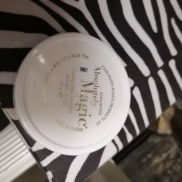 BUNDLE Of 3 * RARE* JOAN RIVERS Correcting Compact Powder - Picture 2 of 3